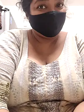 Snapshot of zeepe19 chatting on 11-11-25, 05:52 zeepe19 online show from 11-11-25, 05:52