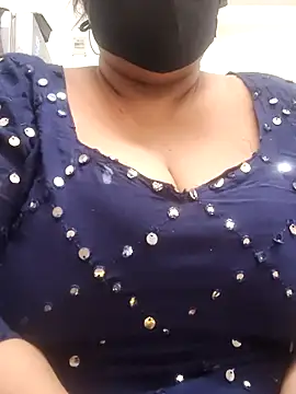 Snapshot of zeepe19 chatting on 11-25-25, 07:30 zeepe19 online show from 11-25-25, 07:30