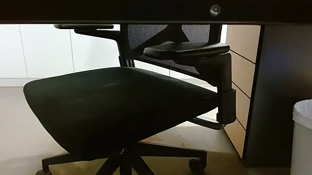 Snapshot of lovewalknaked chatting on 10-28-25, 07:07 lovewalknaked online show from 10-28-25, 07:07