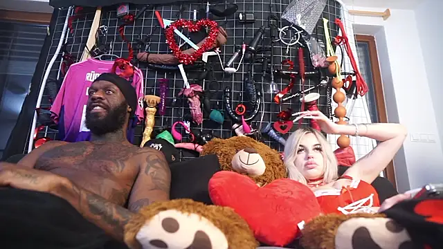 MacTroy online show from 02-11-26, 11:15