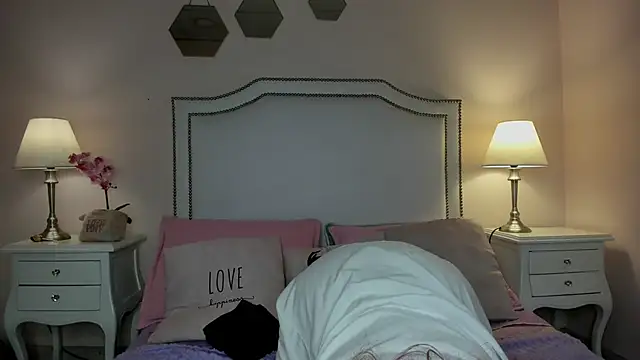 KIMAPRIL online show from 11-08-25, 03:43