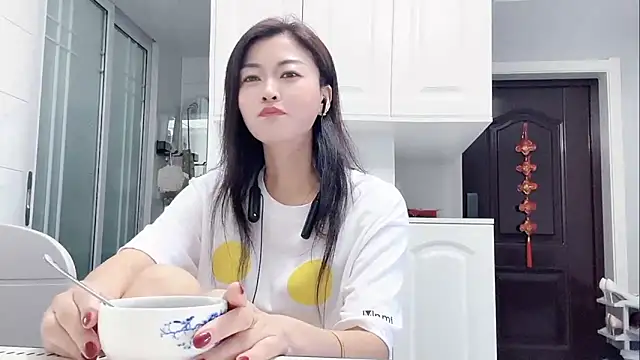Snapshot of QianF-666 chatting on 09-10-25, 12:31 QianF-666 online show from 09-10-25, 12:31