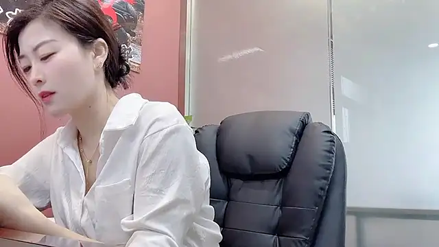 Snapshot of QianF-666 chatting on 10-18-25, 03:19 QianF-666 online show from 10-18-25, 03:19
