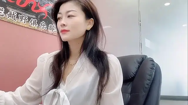 Snapshot of QianF-666 chatting on 10-28-25, 01:39 QianF-666 online show from 10-28-25, 01:39