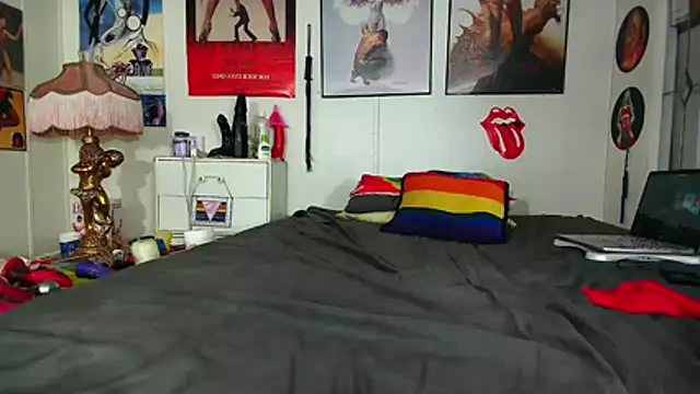 Snapshot of Alice_Love_69 chatting on 11-26-25, 01:27 Alice Love 69 online show from 11-26-25, 01:27