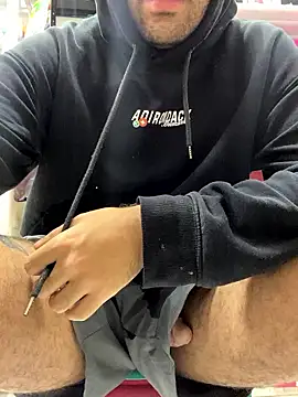 JuanZapata33 online show from 12-14-25, 09:53