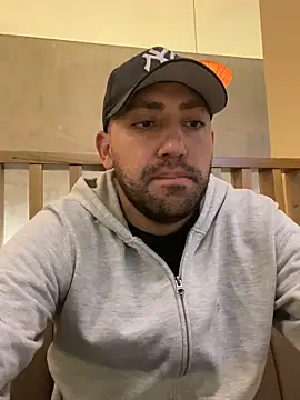 JuanZapata33 online show from 12-17-25, 10:59