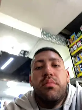 JuanZapata33 online show from 04-09-26, 10:05