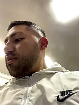 JuanZapata33 online show from 11-15-25, 09:52