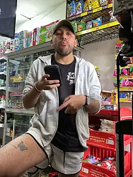 JuanZapata33 online show from 04-07-26, 08:54