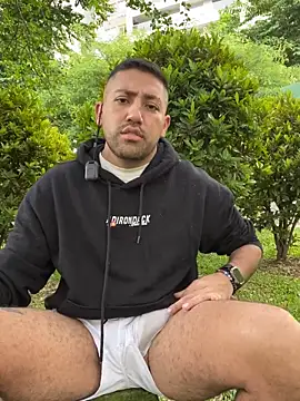 JuanZapata33 online show from 10-28-25, 09:25