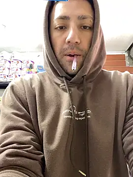 JuanZapata33 online show from 09-09-25, 03:54