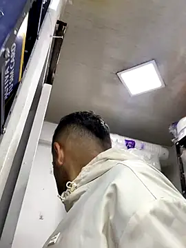 JuanZapata33 online show from 11-16-25, 10:13