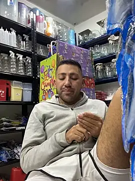 JuanZapata33 online show from 11-28-25, 09:59