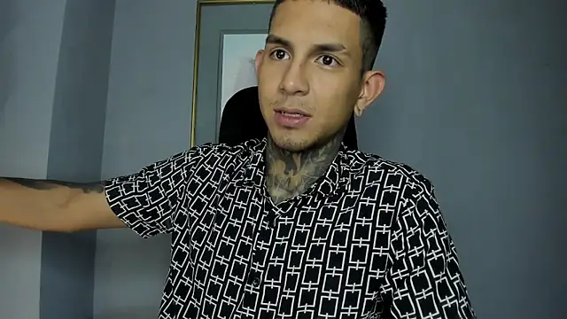 Travistanner 28 online show from 02-04-26, 06:41