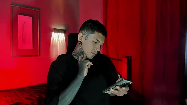 Travistanner 28 online show from 03-19-26, 05:57