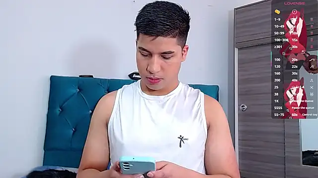 Snapshot of Randy_horny chatting on 01-10-26, 03:40 Randy horny online show from 01-10-26, 03:40