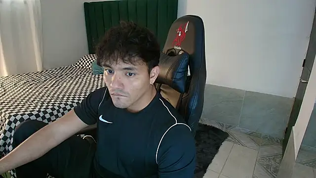 Snapshot of man_dur07 chatting on 06-03-26, 08:24 man dur07 online show from 06-03-26, 08:24