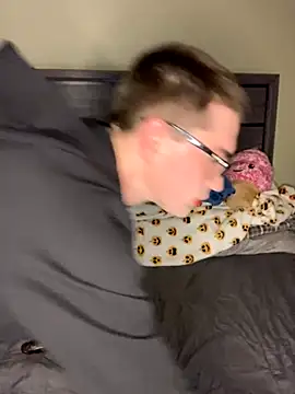 Snapshot of YourFavTwinkie chatting on 11-05-25, 07:33 YourFavTwinkie online show from 11-05-25, 07:33