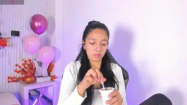 Valery wang online show from 10-25-25, 11:53