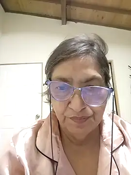 florecita69 online show from 10-28-25, 02:23