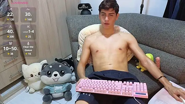 Snapshot of zackary_0 chatting on 12-07-24, 12:46 zackary 0 online show from 12-07-24, 12:46
