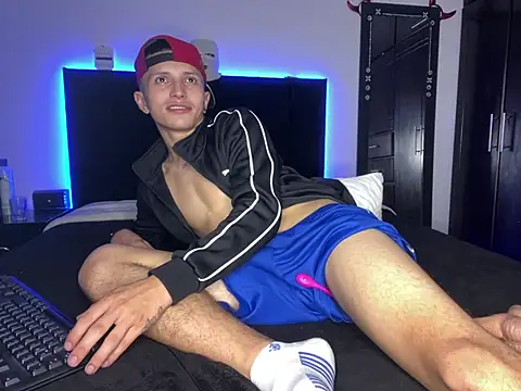 Snapshot of stivent777 chatting on 02-28-25, 10:52 stivent777 online show from 02-28-25, 10:52