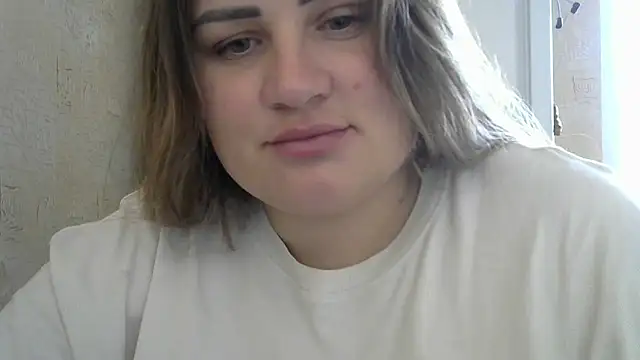 Snapshot of Honeydew-Waves chatting on 11-14-25, 06:28 Honeydew-Waves online show from 11-14-25, 06:28