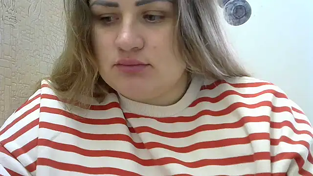 Snapshot of Honeydew-Waves chatting on 11-28-25, 08:25 Honeydew-Waves online show from 11-28-25, 08:25