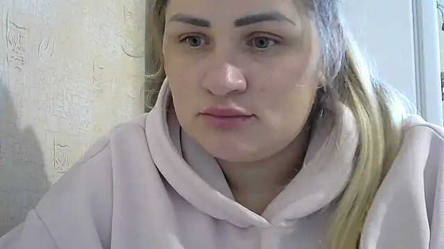 Snapshot of Honeydew-Waves chatting on 10-29-25, 06:56 Honeydew-Waves online show from 10-29-25, 06:56