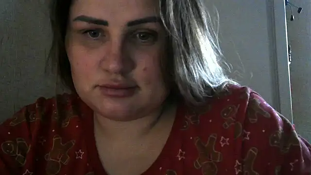 Snapshot of Honeydew-Waves chatting on 12-20-25, 12:41 Honeydew-Waves online show from 12-20-25, 12:41