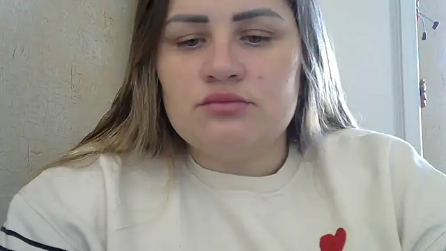 Snapshot of Honeydew-Waves chatting on 11-19-25, 07:30 Honeydew-Waves online show from 11-19-25, 07:30