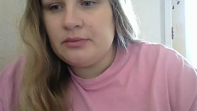 Snapshot of Honeydew-Waves chatting on 11-25-25, 08:36 Honeydew-Waves online show from 11-25-25, 08:36