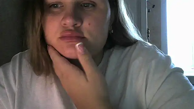 Snapshot of Honeydew-Waves chatting on 11-21-25, 06:12 Honeydew-Waves online show from 11-21-25, 06:12