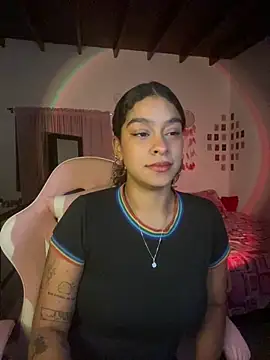 Snapshot of Arteatenea__ chatting on 12-18-25, 03:11 Arteatenea online show from 12-18-25, 03:11