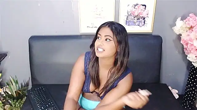 Littleindianmilf online show from 03-18-25, 02:39