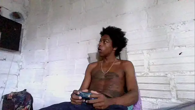 Snapshot of LarryCollin chatting on 10-20-25, 01:22 LarryCollin online show from 10-20-25, 01:22