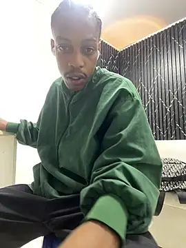 Snapshot of LarryCollin chatting on 03-17-25, 03:36 LarryCollin online show from 03-17-25, 03:36
