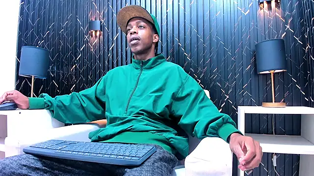 Snapshot of LarryCollin chatting on 02-26-25, 01:57 LarryCollin online show from 02-26-25, 01:57