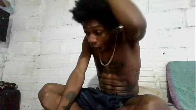 Snapshot of LarryCollin chatting on 10-23-25, 02:27 LarryCollin online show from 10-23-25, 02:27