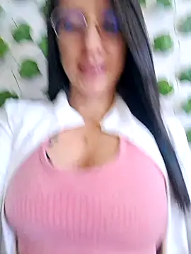 Snapshot of VALERY-03_ chatting on 10-20-25, 12:06 VALERY-03 online show from 10-20-25, 12:06