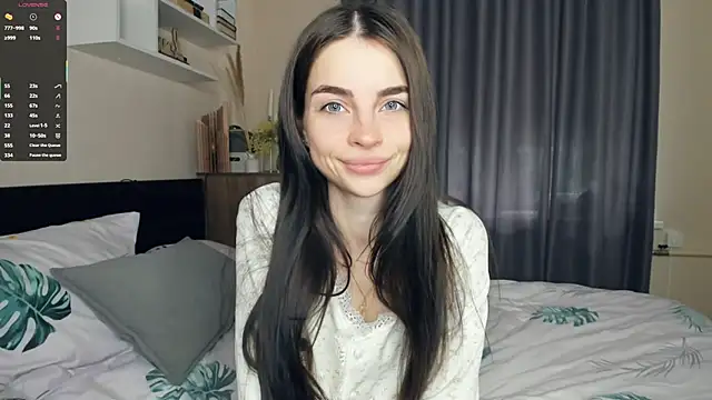 MaryJacksoon online show from 06-19-26, 07:47