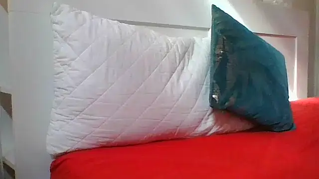 Snapshot of evamisspetite chatting on 07-14-26, 07:13 evamisspetite online show from 07-14-26, 07:13