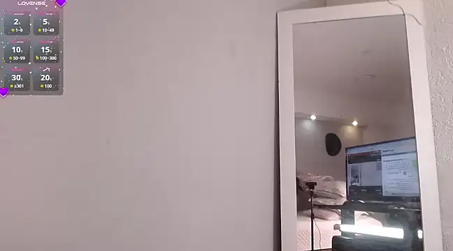  Mia Wallace online show from 01-23-25, 07:40