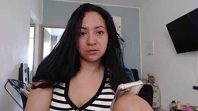 Snapshot of mariamulata chatting on 06-18-26, 09:42 mariamulata online show from 06-18-26, 09:42
