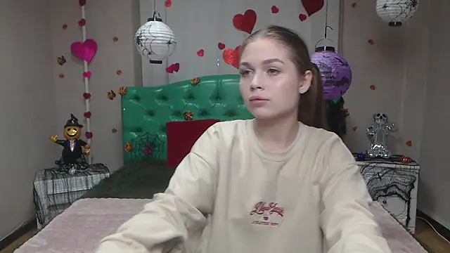 LaraPika online show from 11-04-25, 06:11