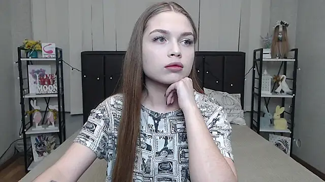 LaraPika online show from 11-19-25, 06:02