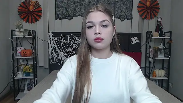 LaraPika online show from 10-21-25, 05:07