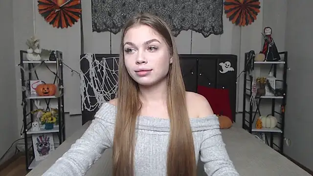 LaraPika online show from 10-30-25, 06:12