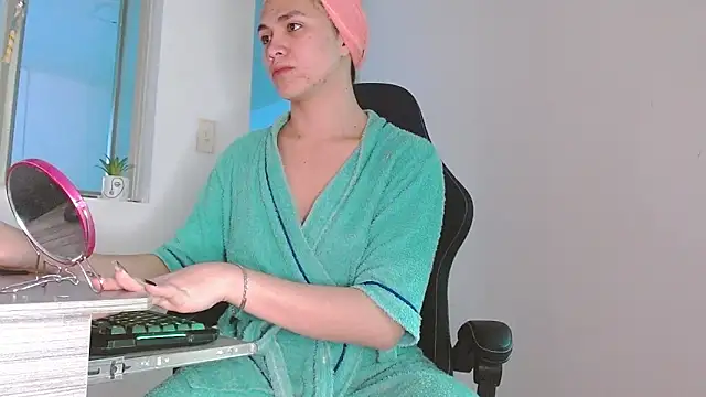 giuliana andrade online show from 03-27-26, 12:19